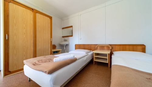 Economy Twin Room (bathroom in another building)
