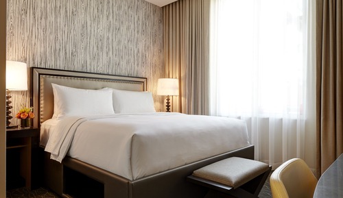 Classic King Hearing-Accessible Guest Room