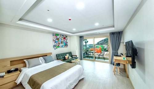 Standard Double Room (1st floor)