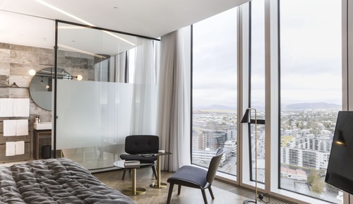 Suite, Bathtub