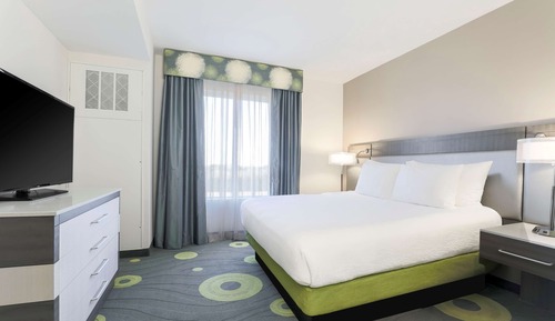 Suite, 1 King Bed, Accessible, Non Smoking (Hearing Impaired)