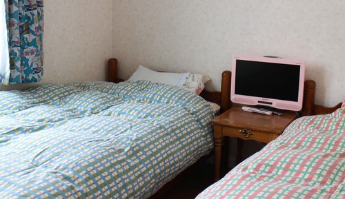 Twin Room, Free Wifi, Non Smoking- Shared Bathroom