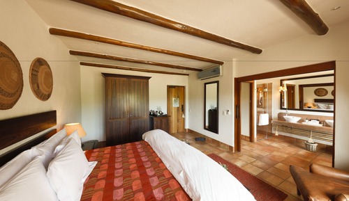 Standard Suite (River Lodge:  Suite)