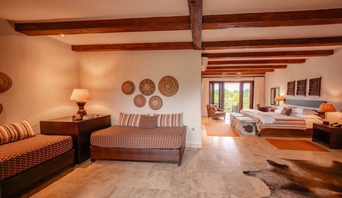 Family Suite (River Lodge:  Spa Family Suite)