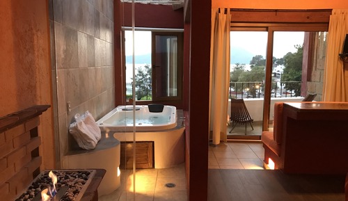 Premier Suite, 1 Queen Bed, Hot Tub, Lake View