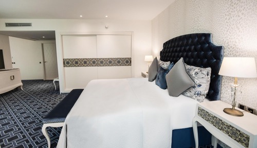 Deluxe Suite, 1 King Bed, Bay View