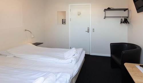 Double Room, Shared Bathroom (Skråvej 6)