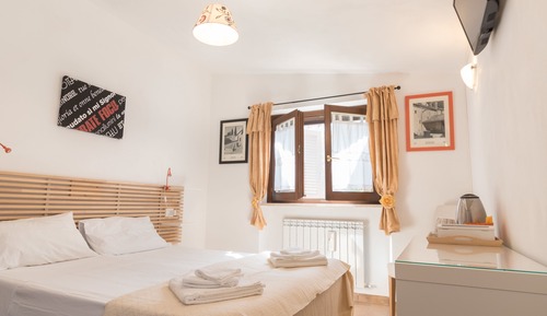 Deluxe Double Room, 1 Bedroom, Private Bathroom, Valley View (Camera Stellae 4)