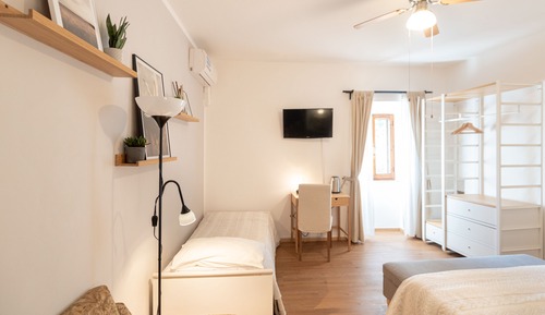 Premium Triple Room, Multiple Beds, Private Bathroom, Valley View (Camera Sol1)