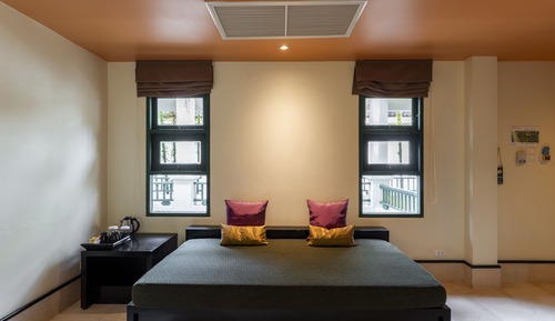 Family Room, Garden View
