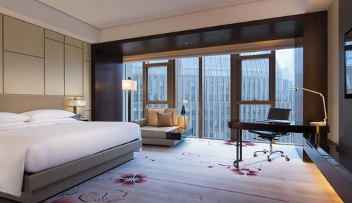 Deluxe Room, 1 King Bed, Non Smoking