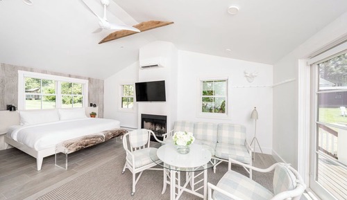 Deluxe Villa, 1 King Bed, Mountain View