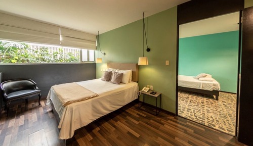 Superior Suite, 1 Bedroom, Kitchenette, Courtyard View