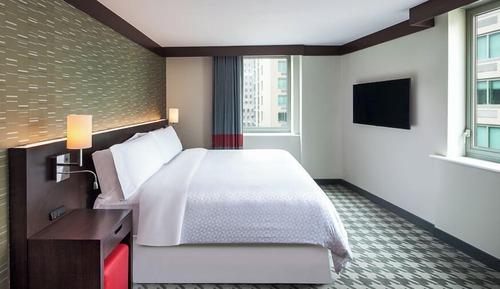 Room, 1 King Bed, Corner