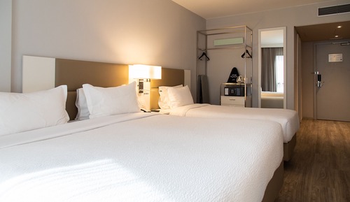 Quarto Superior Triplo Queen