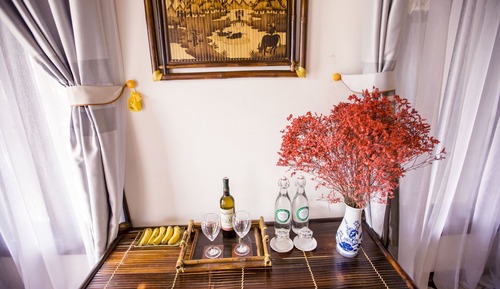 Deluxe Bungalow, 1 Queen Bed, Mountain View
