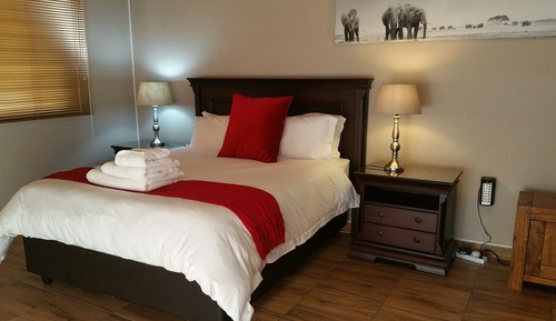 Double Room, 1 Queen Bed