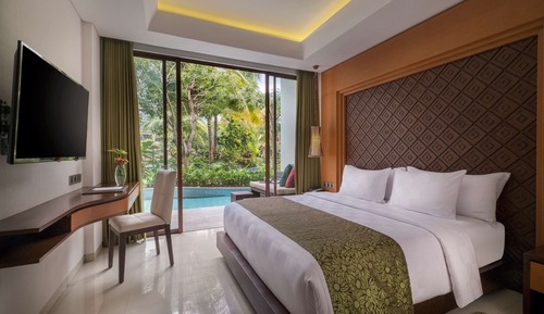Deluxe Room, Pool Access