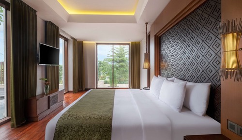 Suite, City View