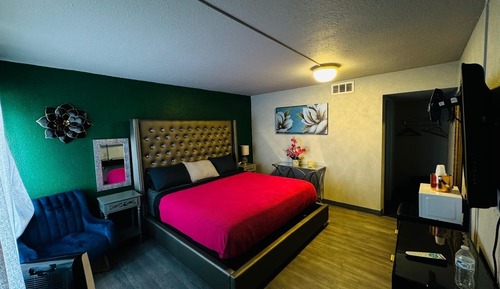 Economy Room