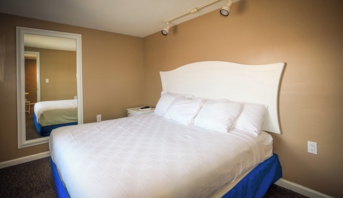 2 Rooms, 2 King Beds, Patio