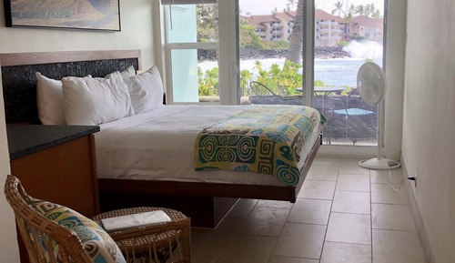 Junior Room, 1 King Bed, Lanai, Ocean View, Ground Floor