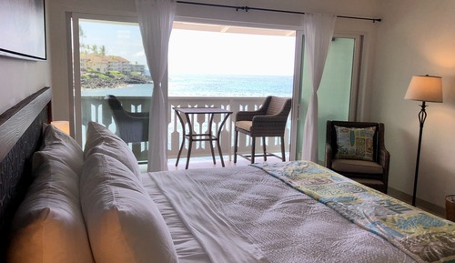 Deluxe Room, 1 King Bed, Lanai, Ocean View, Top Floor