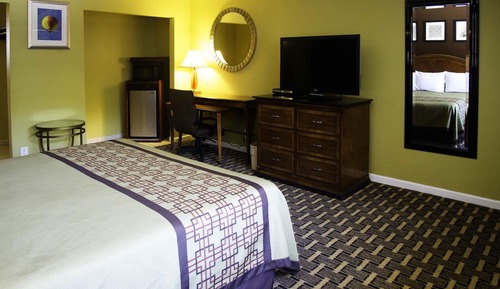 Room, 1 King Bed, Smoking, Microwave