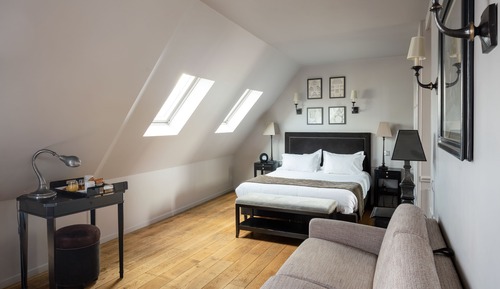 Junior Suite, Balcony (Top Floor)