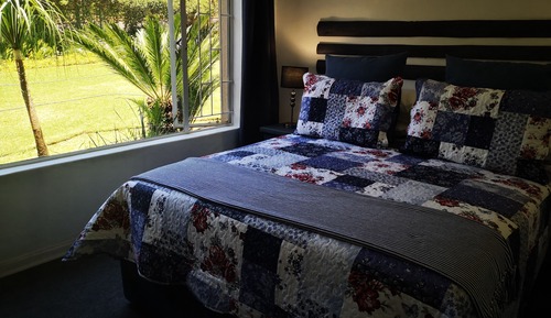 Design Apartment, 2 Bedrooms, Patio, Garden View