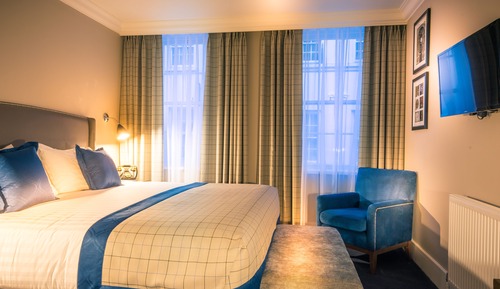Deluxe Room, 1 King Bed (Single use)
