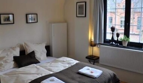 Comfort Single Room, Shared Bathroom