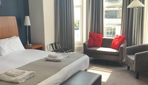Twin Room (Side Sea View)
