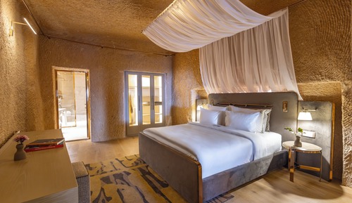 Spacious Cave Suite