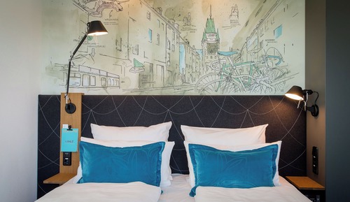 Standard Room, 1 King Bed