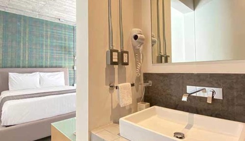 Deluxe Studio Suite