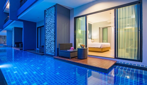 Deluxe Room, Pool Access