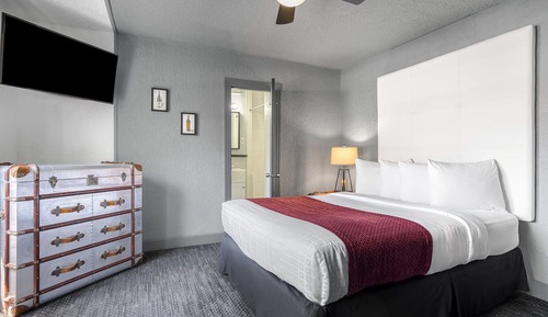 Standard Room, 1 Queen Bed