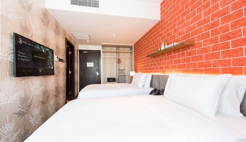 Artist Twin Room
