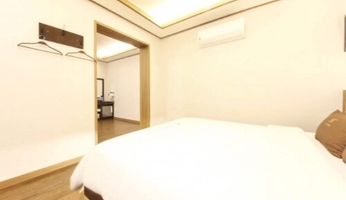 Suite, 1 Bedroom (No Breakfast on Weekend&Holiday)