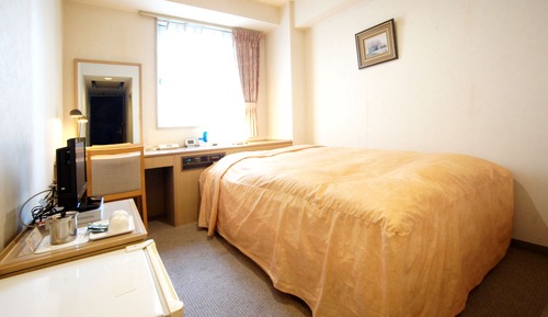 Double Room, Smoking