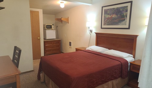 Standard Room, 1 Queen Bed