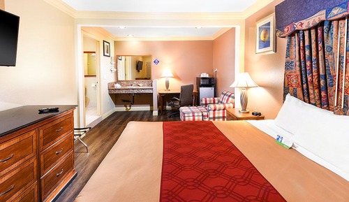 Standard Room, 1 King Bed, Non Smoking