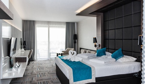 Deluxe Double or Twin Room, Balcony