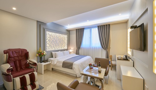 Deluxe Double Room (Styler, Massage Chair)