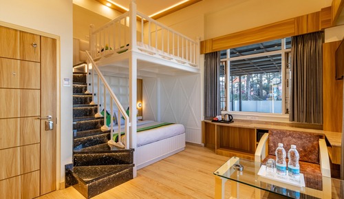 Superior Honeymoon Suite With Valley View