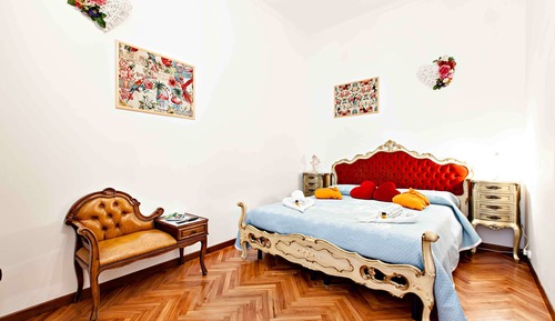 Romantic double room with private external bathroom
