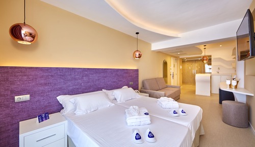 Suite, Balcony