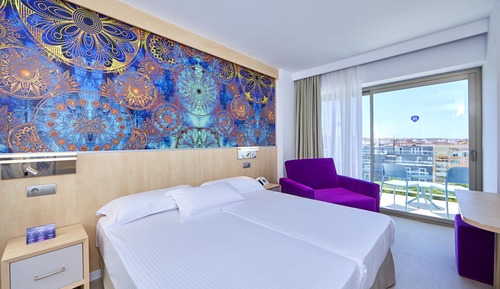 Deluxe Double Room Single Use, Balcony