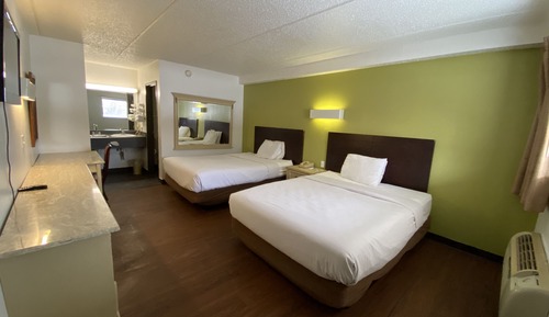 Deluxe Room, 2 Queen Beds, Non Smoking